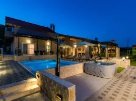 Lovely Home In Siveric With Sauna