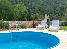 Two-Bedroom Apartment In Trstenik