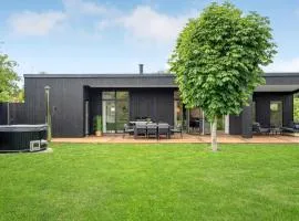 4 Bedroom Amazing Home In Odder