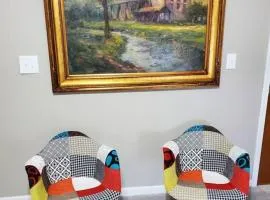 Walkable Cozy Downtown Studio, FREE Bikes to use