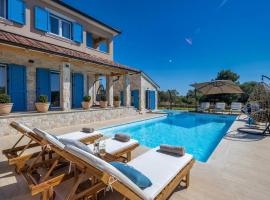 Villa Golden Olive，位于乌格连的酒店