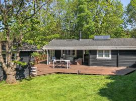 3 Bedroom Beautiful Home In Hornbæk，位于霍恩拜克的酒店
