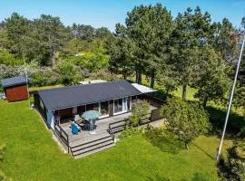 2 Bedroom Awesome Home In Nykøbing Sj