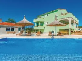 Lovely Home In Pakostane With Jacuzzi