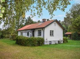 Lovely Home In Simrishamn With Kitchen，位于锡姆里斯港的酒店