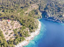 2 Bedroom Amazing Home In Vela Luka，位于尼亚卢卡的酒店