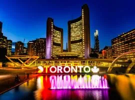 City View Towers - Steps to CN Tower - Pool & Hot tub - Free Parking