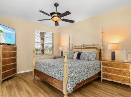 Elegant Condo w/ Lake Views, Pool & Private Lanai