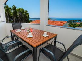 2 Bedroom Nice Apartment In Banjol，位于班约勒的酒店