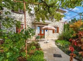 Nice Apartment In Umag With Kitchen