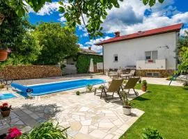 2 Bedroom Amazing Apartment In Drazice