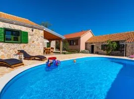 4 Bedroom Amazing Home In Benkovac