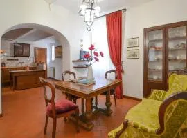 Lovely Apartment In Arezzo With Kitchen