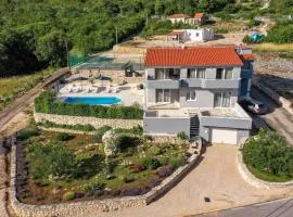 Lovely Apartment In Blizna Donja