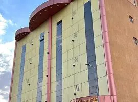 شقق البحر الأزرق المخدومه