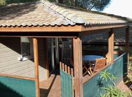 Chalet familial entre les pins，位于阿格德的酒店