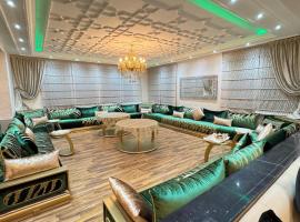 magnifique appartement de 250m2 dans villa avec piscine，位于非斯的酒店