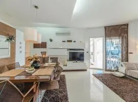 4 Bedroom Amazing Home In Tkon