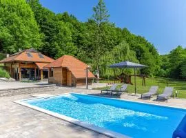 Cozy Home In Vitesinec With Sauna