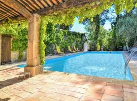 Amazing Home In Sernhac With Wifi