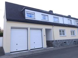 Zimmer in Jochen's Haus - N&auml;he Montabaur，位于Siershahn的带停车场的酒店