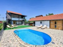 Awesome Home In Zagreb With Sauna