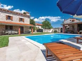 Two-Bedroom Holiday Home In Divsici