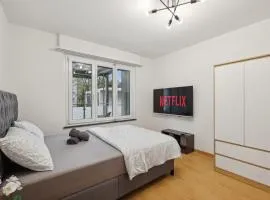 Pearlstay - City Center Workplace Balcony Washer