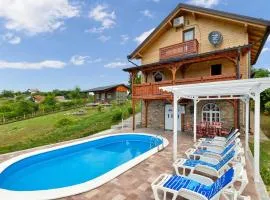 Awesome Home In Donja Zelina With Wifi