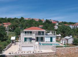 Nice Home In Zrnovnica-Split With Sauna，位于Cista Provo的酒店