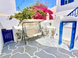 Aphrodite Suite next to the Windmills of Mykonos