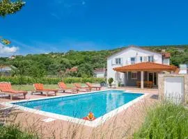 6 Bedroom Cozy Home In Prolozac