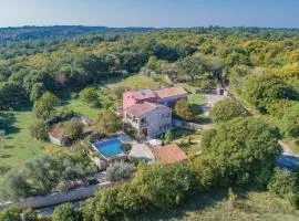 Beautiful Home In Rakalj