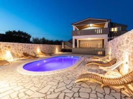 5 Bedroom Gorgeous Home In Podlug，位于Podlug的酒店