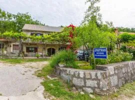 斯莫利内1号公寓