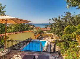 Beautiful Home In Banjol With Sauna，位于班约勒的酒店