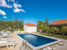 Stunning Home In Malinska