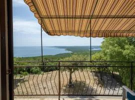 2 Bedroom Gorgeous Apartment In Koromacno