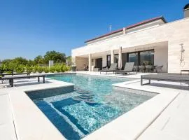 Cozy Home In Cista Velika With Sauna