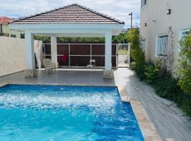 Ambar Luxurious Condo At Caleta，位于拉罗马纳的酒店