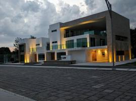 Depto nuevo cerca de parque FINSA，位于Sanctórum的酒店