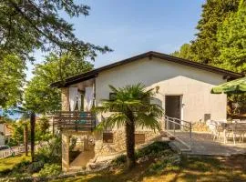 Gorgeous Apartment In Njivice With Kitchen