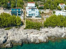 Awesome Home In Smokvica