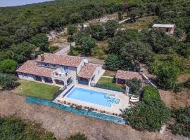 Villa Tanais，位于Viskovići的酒店