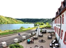 Hotel- Weingut- Moselloreley