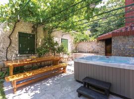 Holiday Home Simici Bb Iii，位于图彻皮的酒店