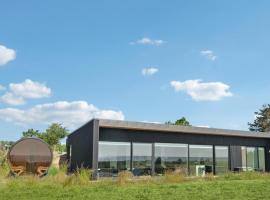 Stunning Home In Ebeltoft With Sauna，位于埃贝尔托夫特的酒店