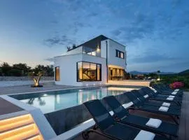 Villa Carbon Residence