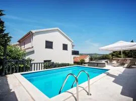 Villa Mondeo