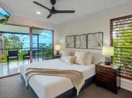 Heliconia 14 - Oceanviews and Buggy